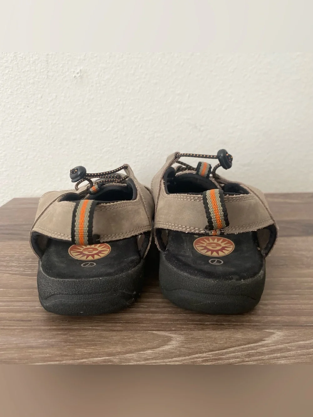 Earth Spirit Mens Jake Fisherman Sandals Closed Toe Elastic Bungee Laces Size 7
